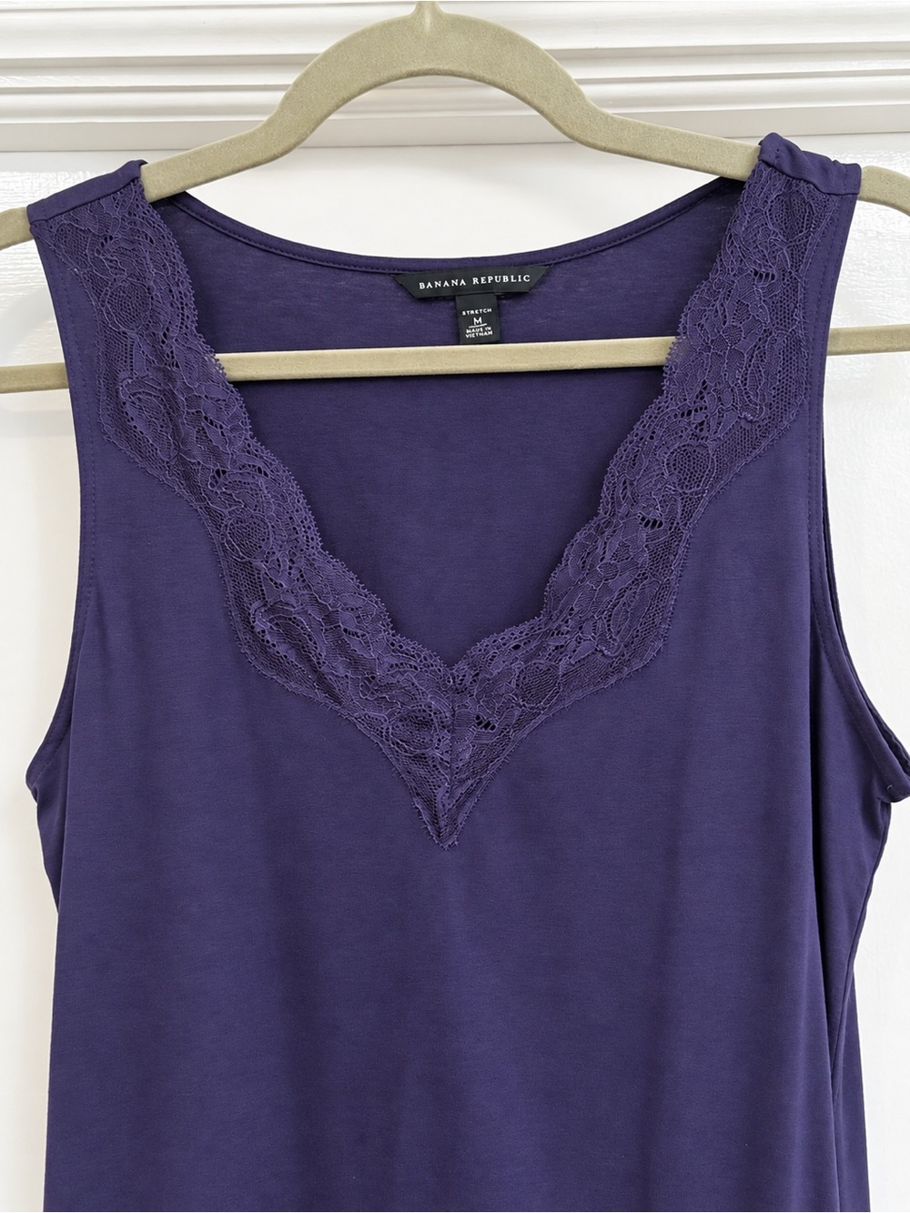 Banana Republic Deep Purple Lace-Trim V-Neck Tank, Size M